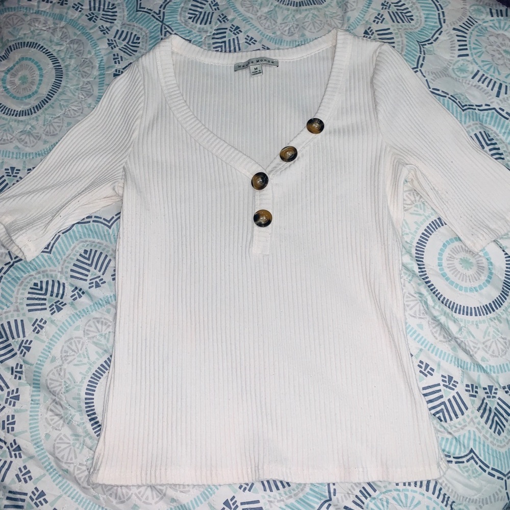 Mid sleeve white button shirt